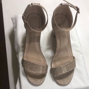 Champagne gold TOP Moda heels.